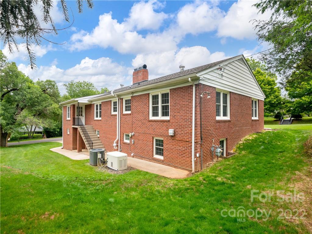 10 Alclare Drive Asheville NC 28804