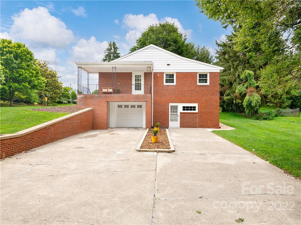 10 Alclare Drive Asheville NC 28804