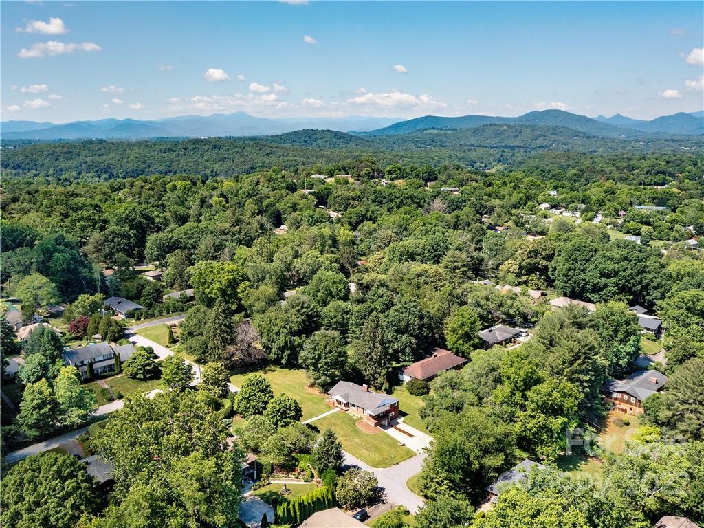 10 Alclare Drive Asheville NC 28804