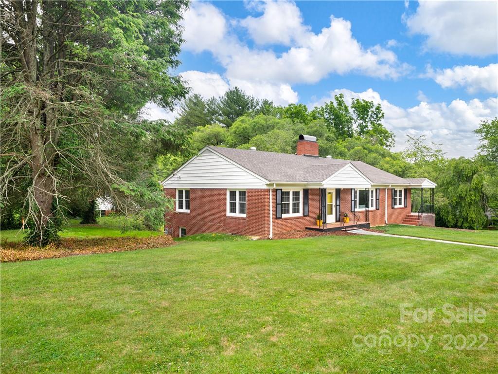 10 Alclare Drive Asheville NC 28804