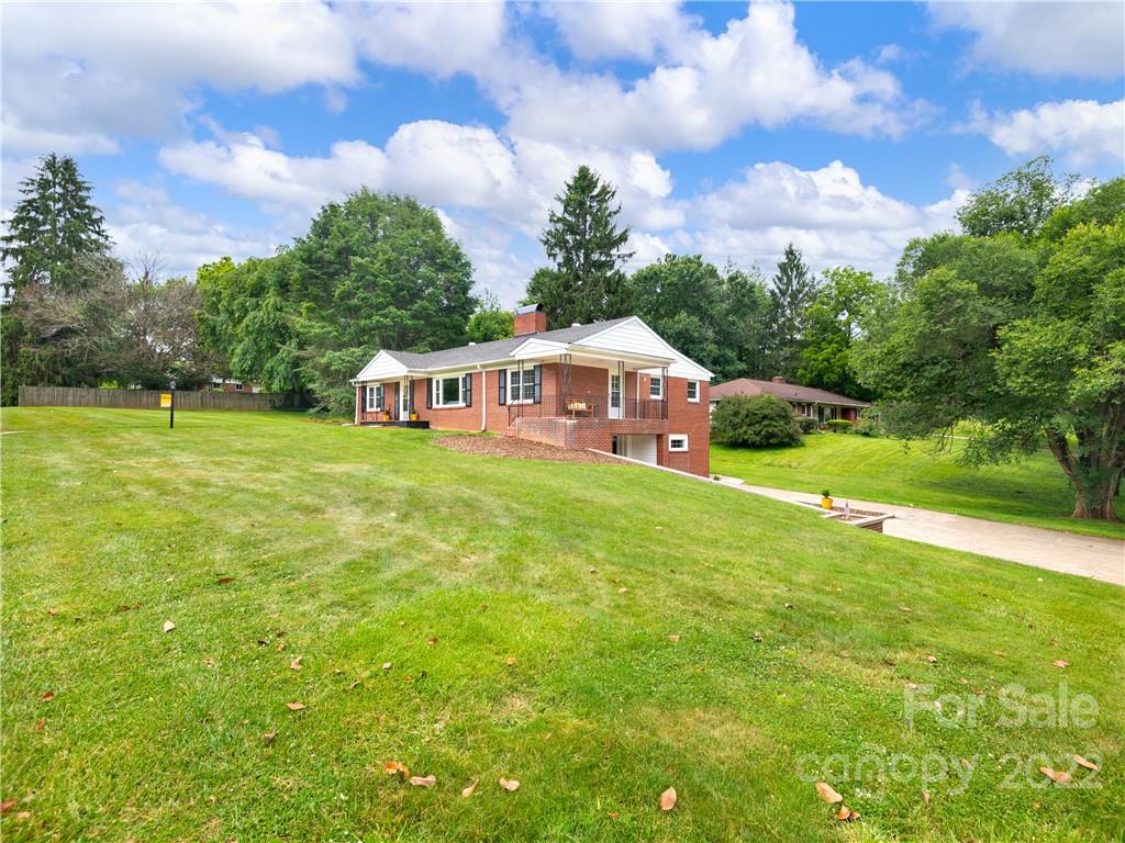 10 Alclare Drive Asheville NC 28804
