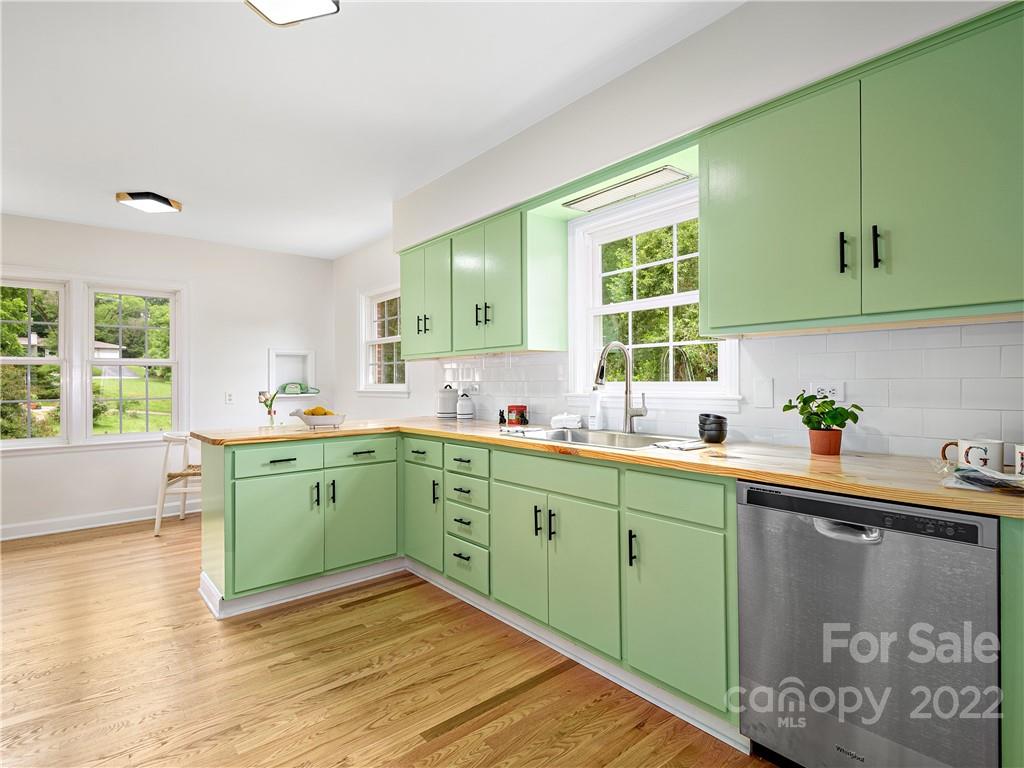 10 Alclare Drive Asheville NC 28804
