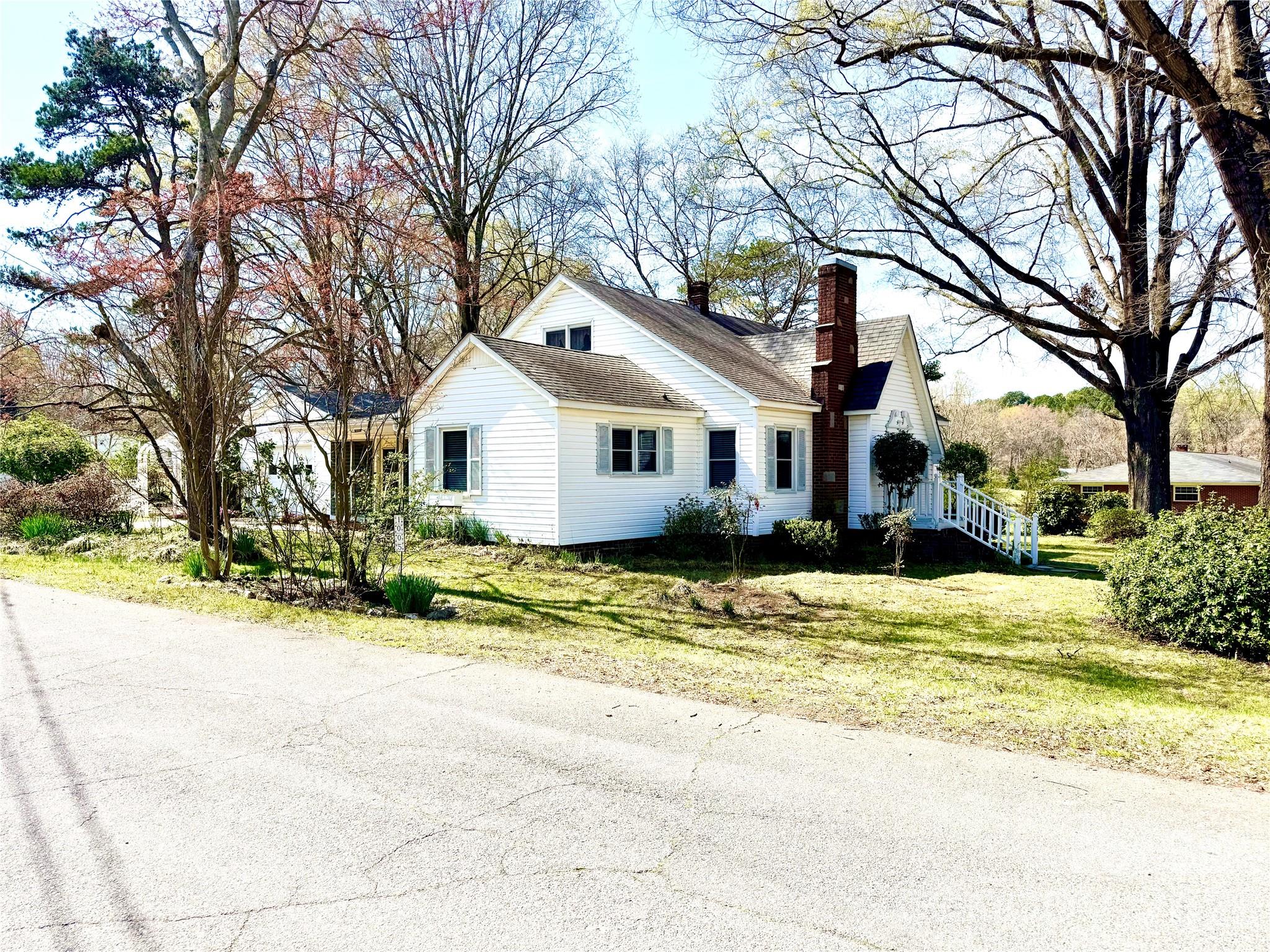 1005 N Main Street Oakboro NC 28129