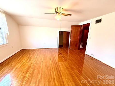 1005 N Main Street Oakboro NC 28129