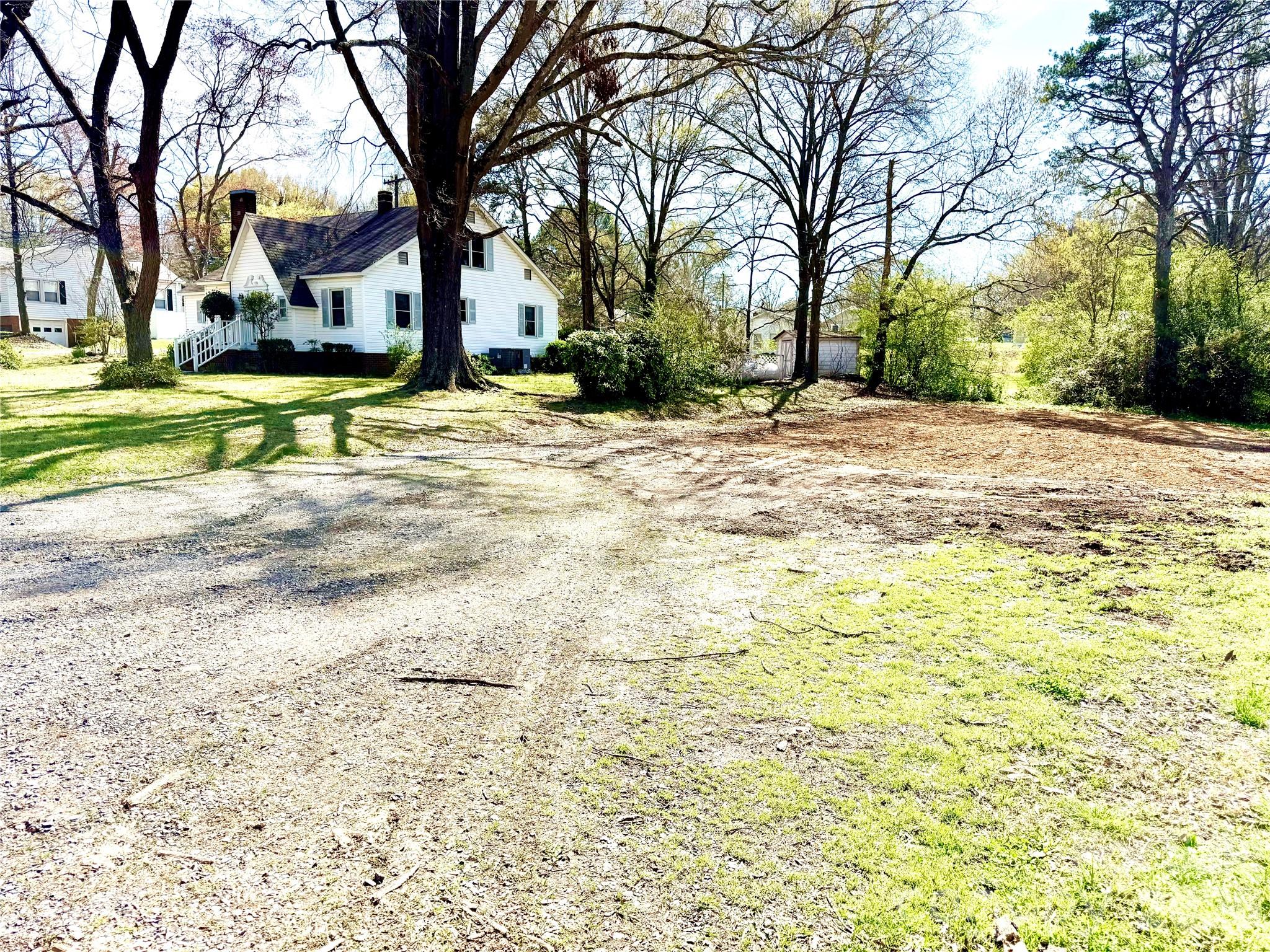 1005 N Main Street Oakboro NC 28129