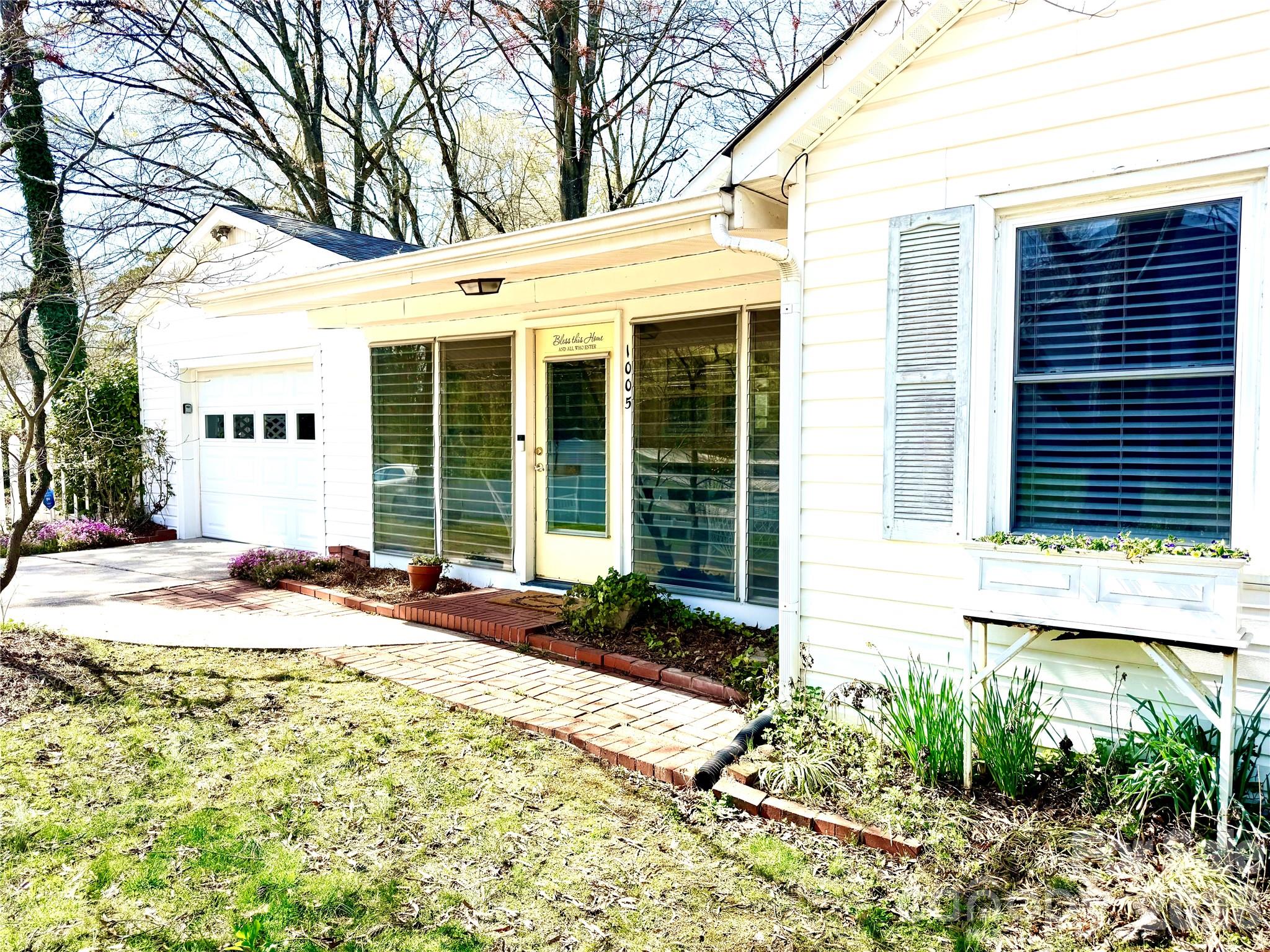 1005 N Main Street Oakboro NC 28129