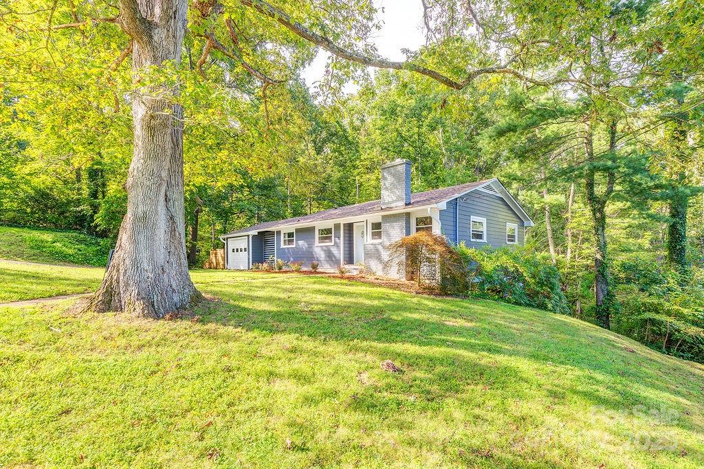 15 Valle Vista Drive Asheville NC 28804