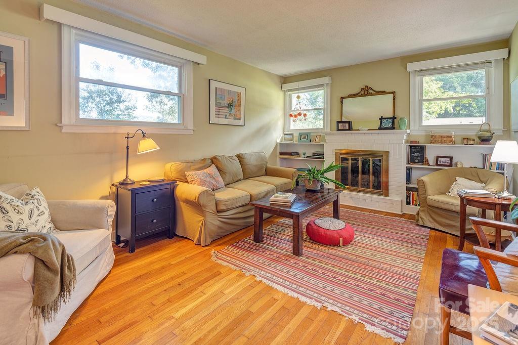 15 Valle Vista Drive Asheville NC 28804