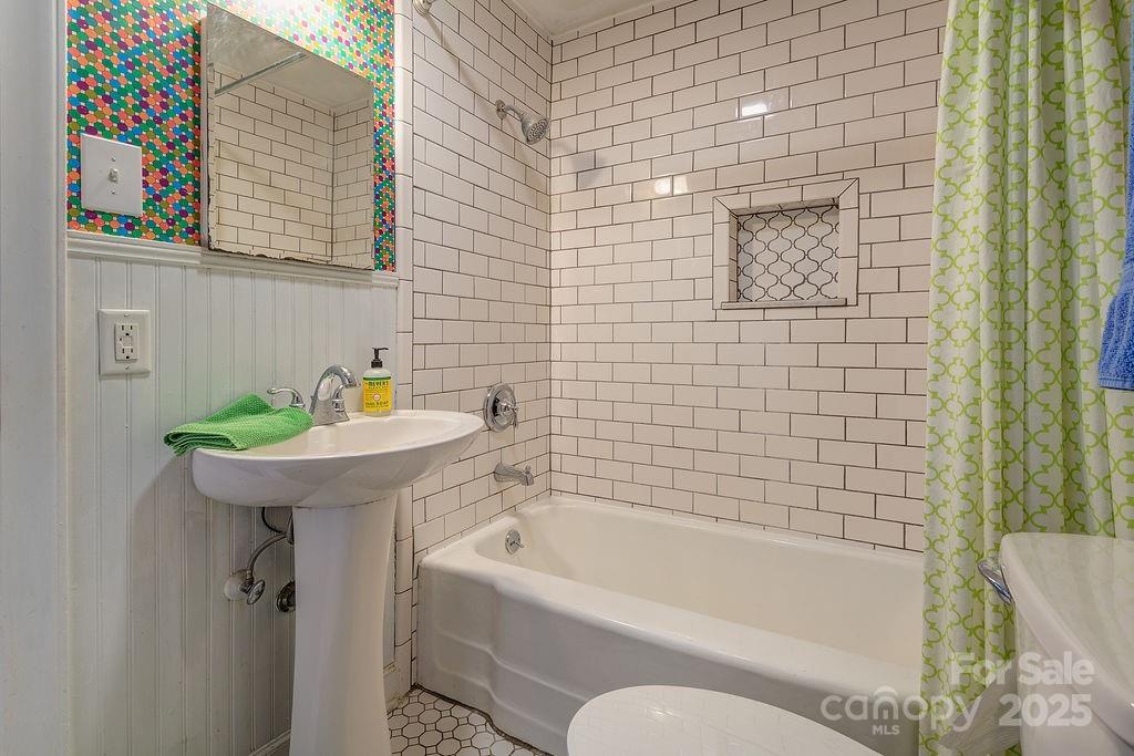 15 Valle Vista Drive Asheville NC 28804