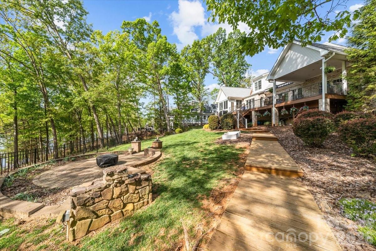 135 Harbor Drive W Lexington NC 27292