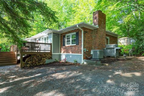416 S Cherokee Avenue Black Mountain NC 28711