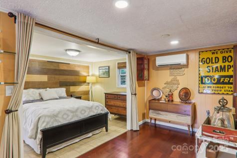 416 S Cherokee Avenue Black Mountain NC 28711