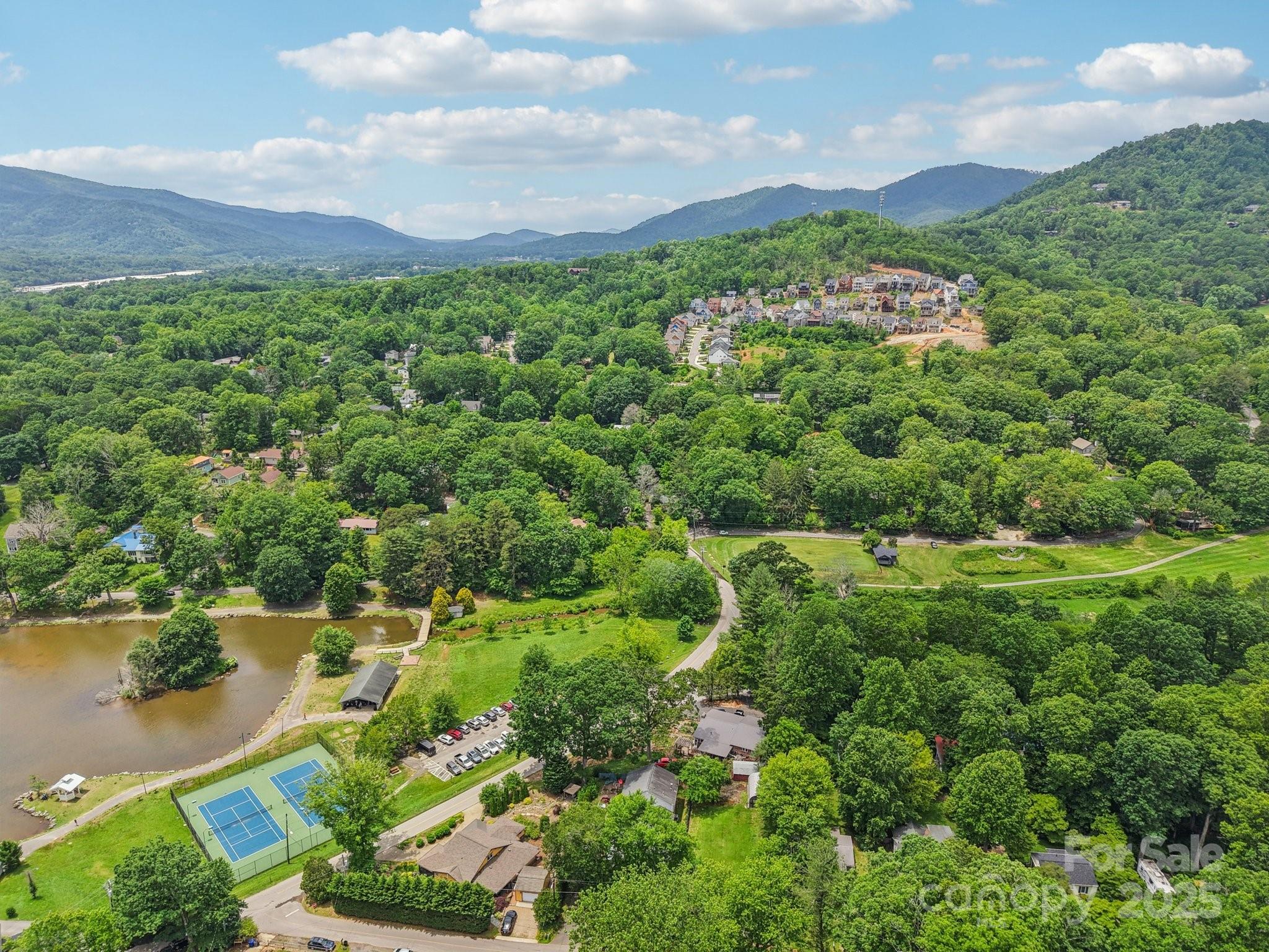 416 S Cherokee Avenue Black Mountain NC 28711