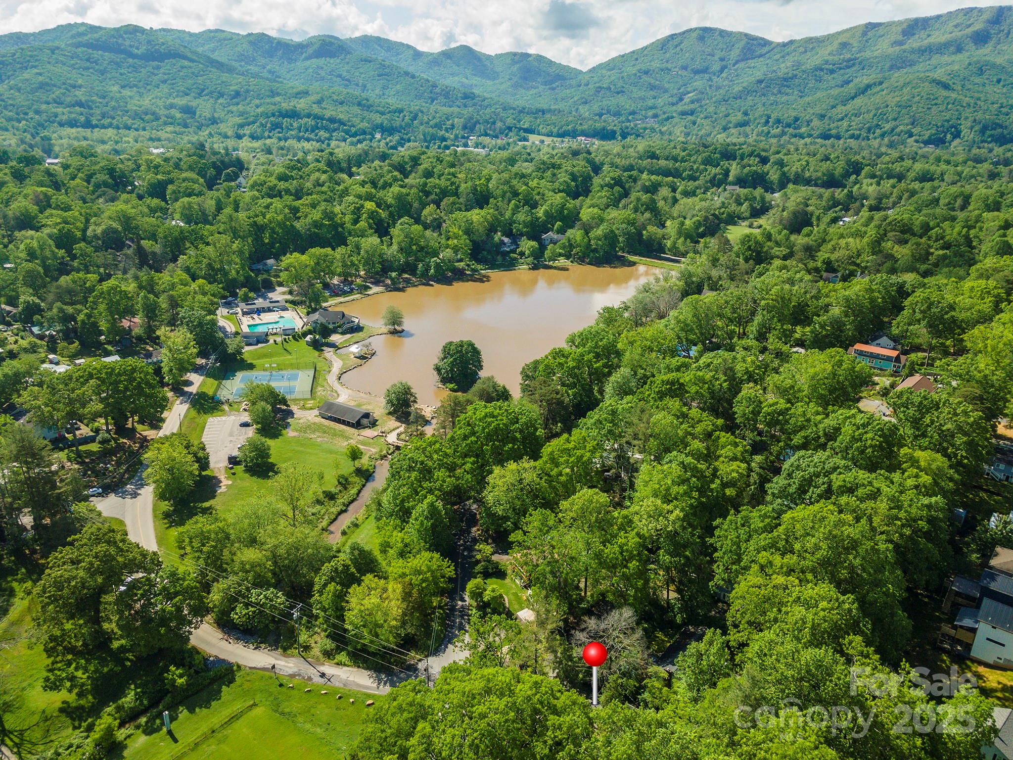 416 S Cherokee Avenue Black Mountain NC 28711