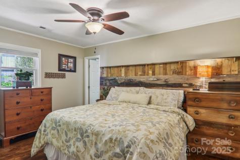 416 S Cherokee Avenue Black Mountain NC 28711