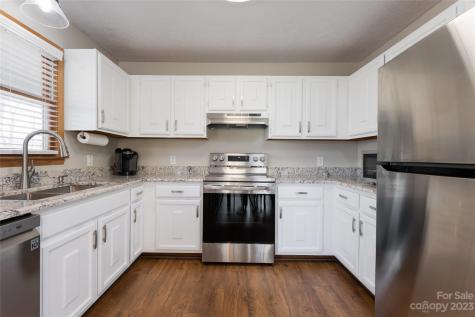 380 River Ridge Drive Burnsville NC 28714