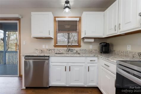 380 River Ridge Drive Burnsville NC 28714