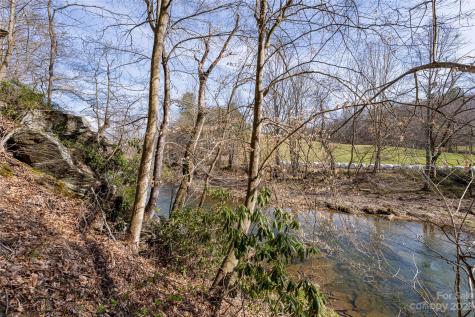 380 River Ridge Drive Burnsville NC 28714