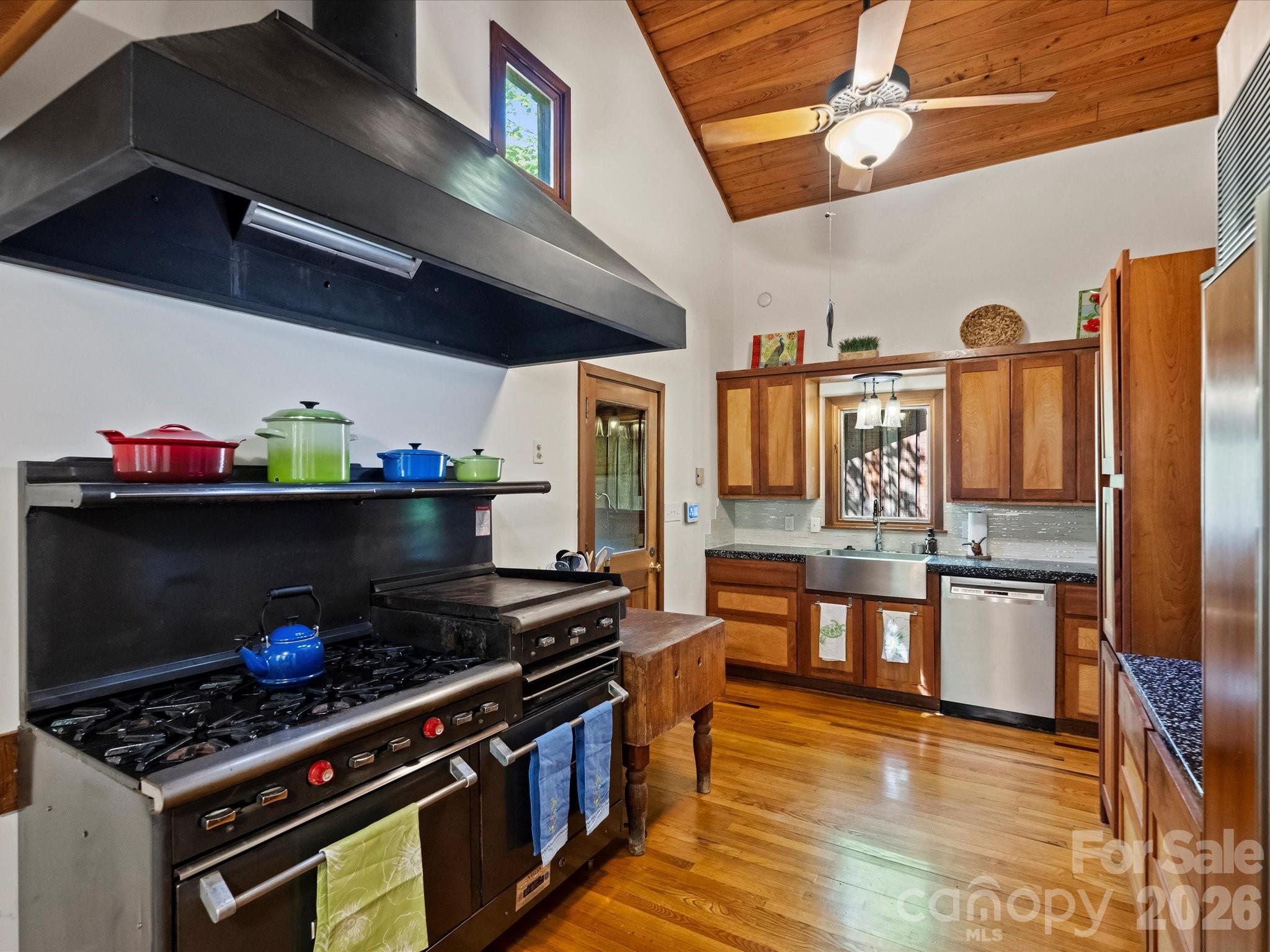 5624 Glenkirk Road Charlotte NC 28210
