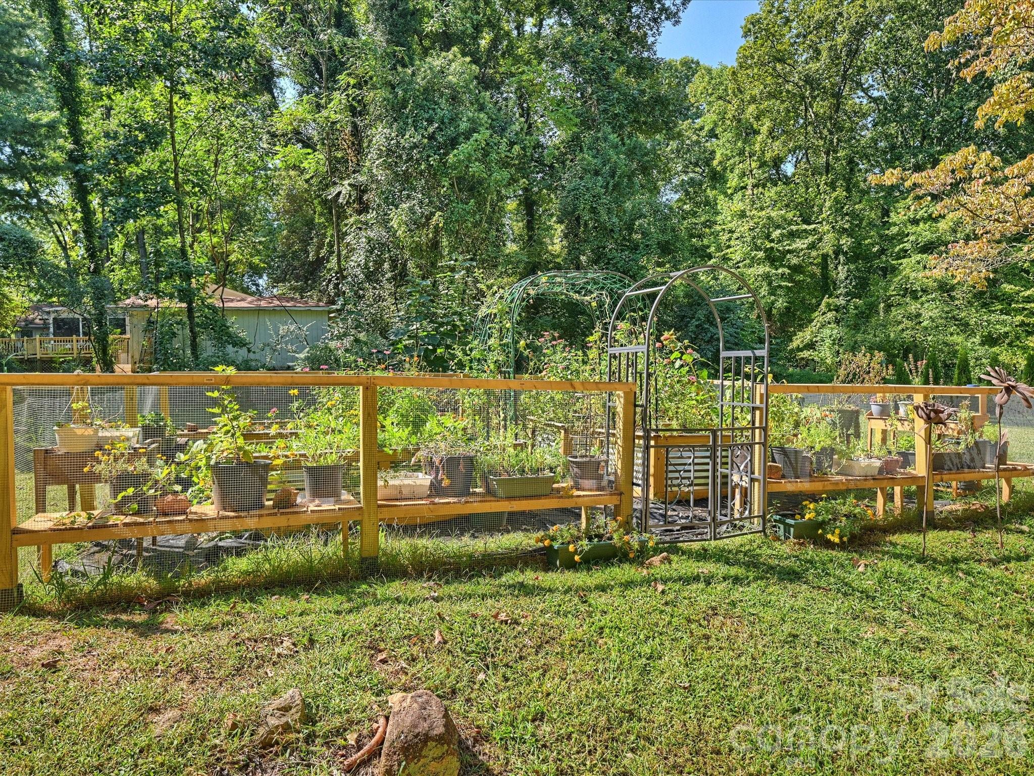5624 Glenkirk Road Charlotte NC 28210