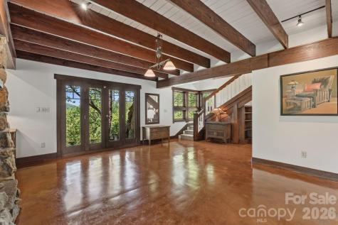 144 Pegg Road Barnardsville NC 28709