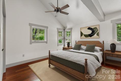 144 Pegg Road Barnardsville NC 28709