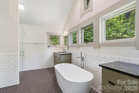 144 Pegg Road Barnardsville NC 28709
