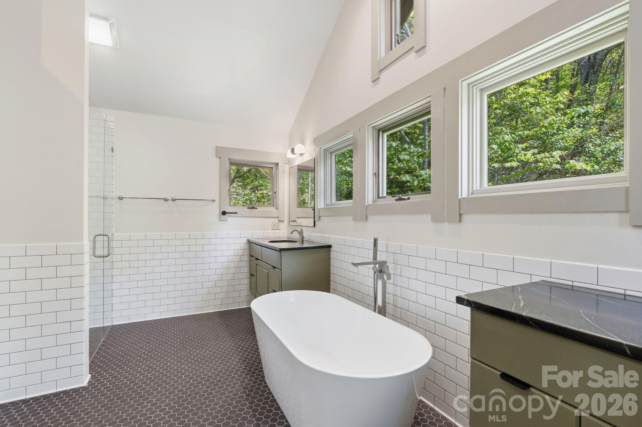 144 Pegg Road Barnardsville NC 28709