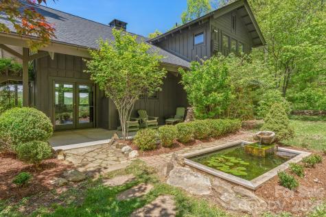 144 Pegg Road Barnardsville NC 28709