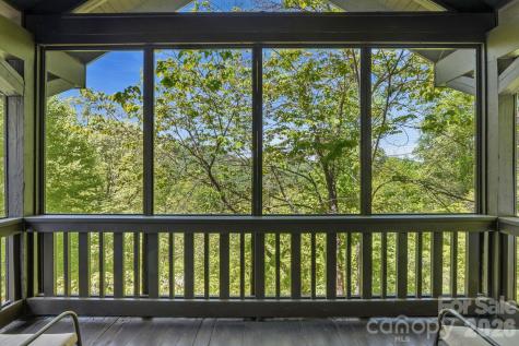 144 Pegg Road Barnardsville NC 28709