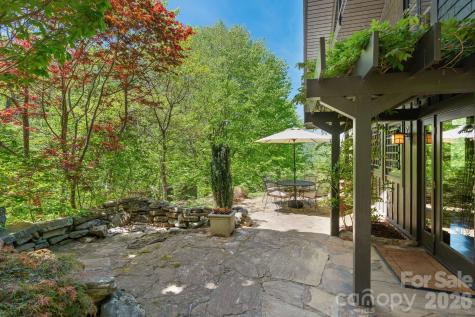 144 Pegg Road Barnardsville NC 28709