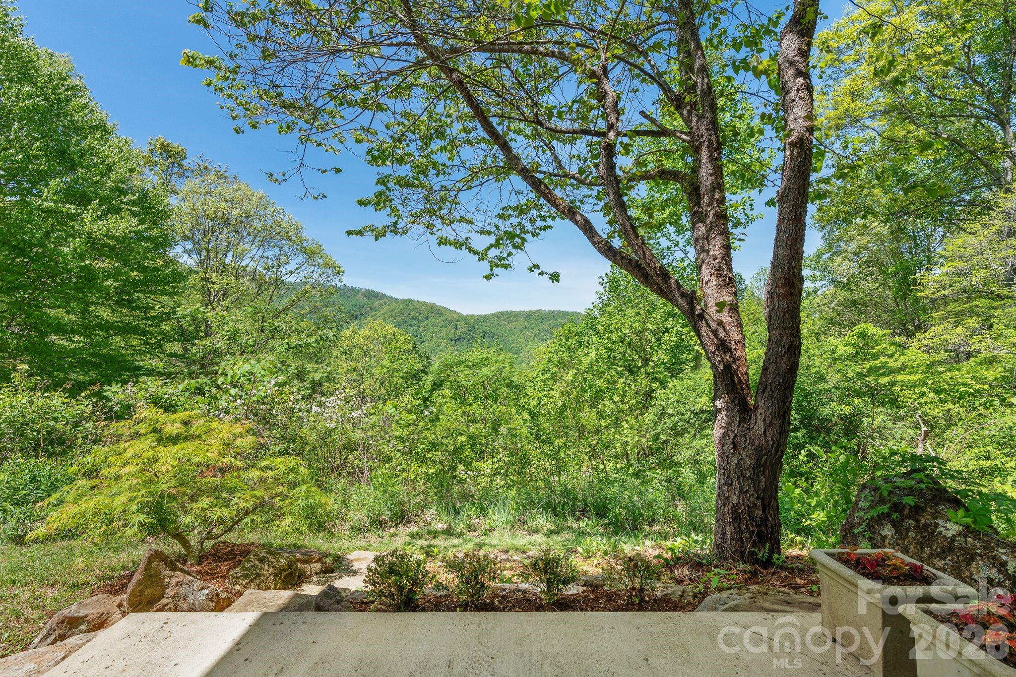 144 Pegg Road Barnardsville NC 28709