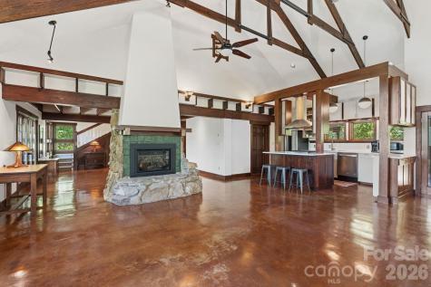 144 Pegg Road Barnardsville NC 28709