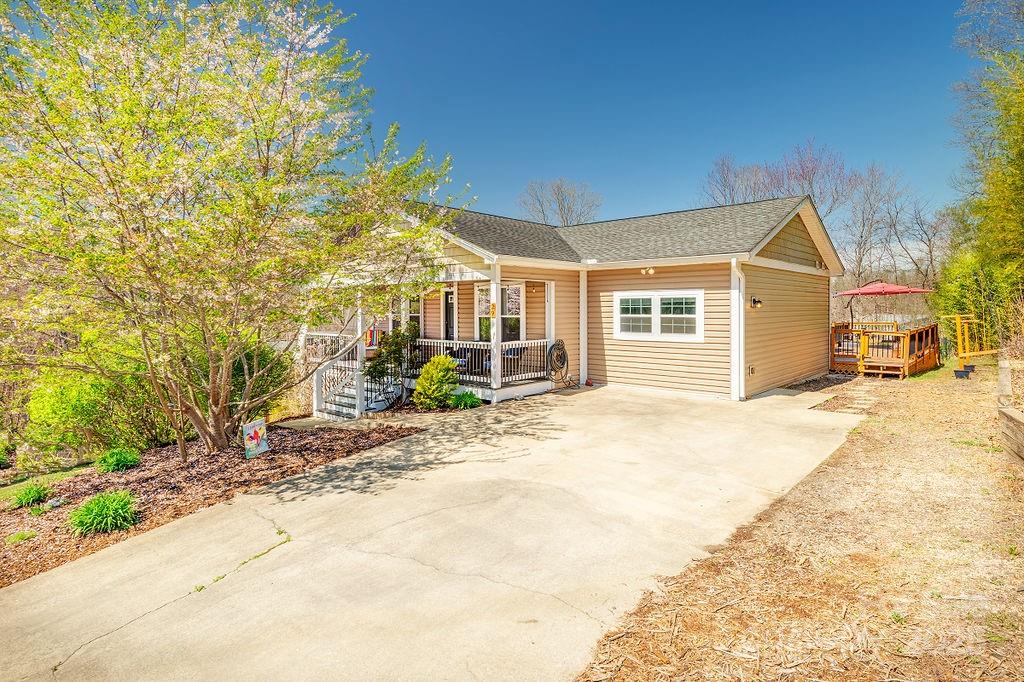 29 Herringbone Drive Asheville NC 28806