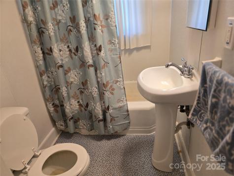 412 Ridge Street Stanley NC 28164