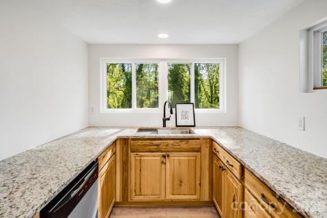 21 Oak Hill Drive Asheville NC 28806