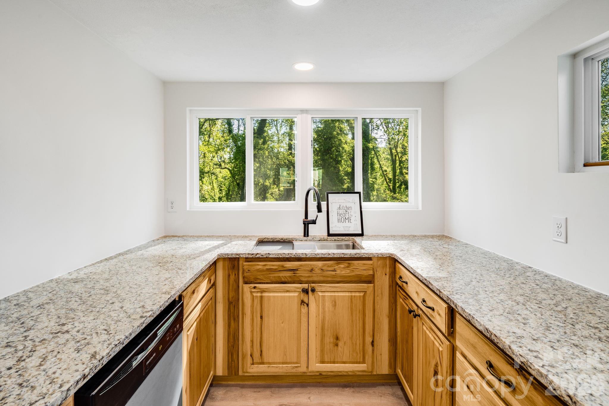 21 Oak Hill Drive Asheville NC 28806
