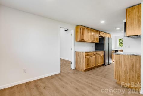 21 Oak Hill Drive Asheville NC 28806