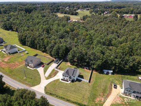 1281 Twin Bridge Road Gaffney SC 29341