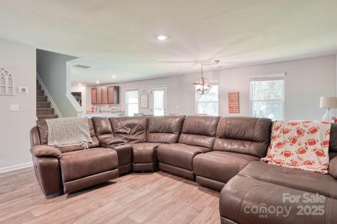 1281 Twin Bridge Road Gaffney SC 29341