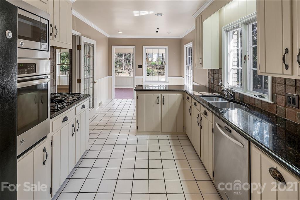2631 Rothwood Drive Charlotte NC 28211