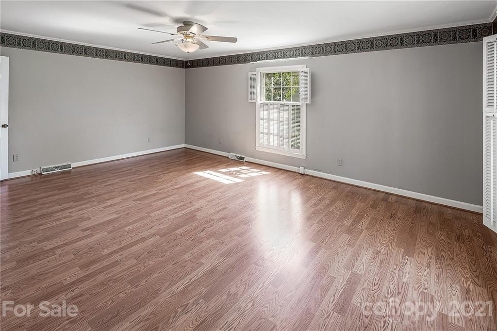 2631 Rothwood Drive Charlotte NC 28211