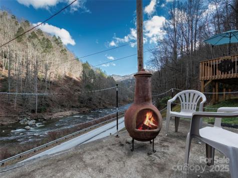 12982 Us Highway 19w Burnsville NC 28714