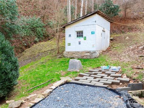 12982 Us Highway 19w Burnsville NC 28714