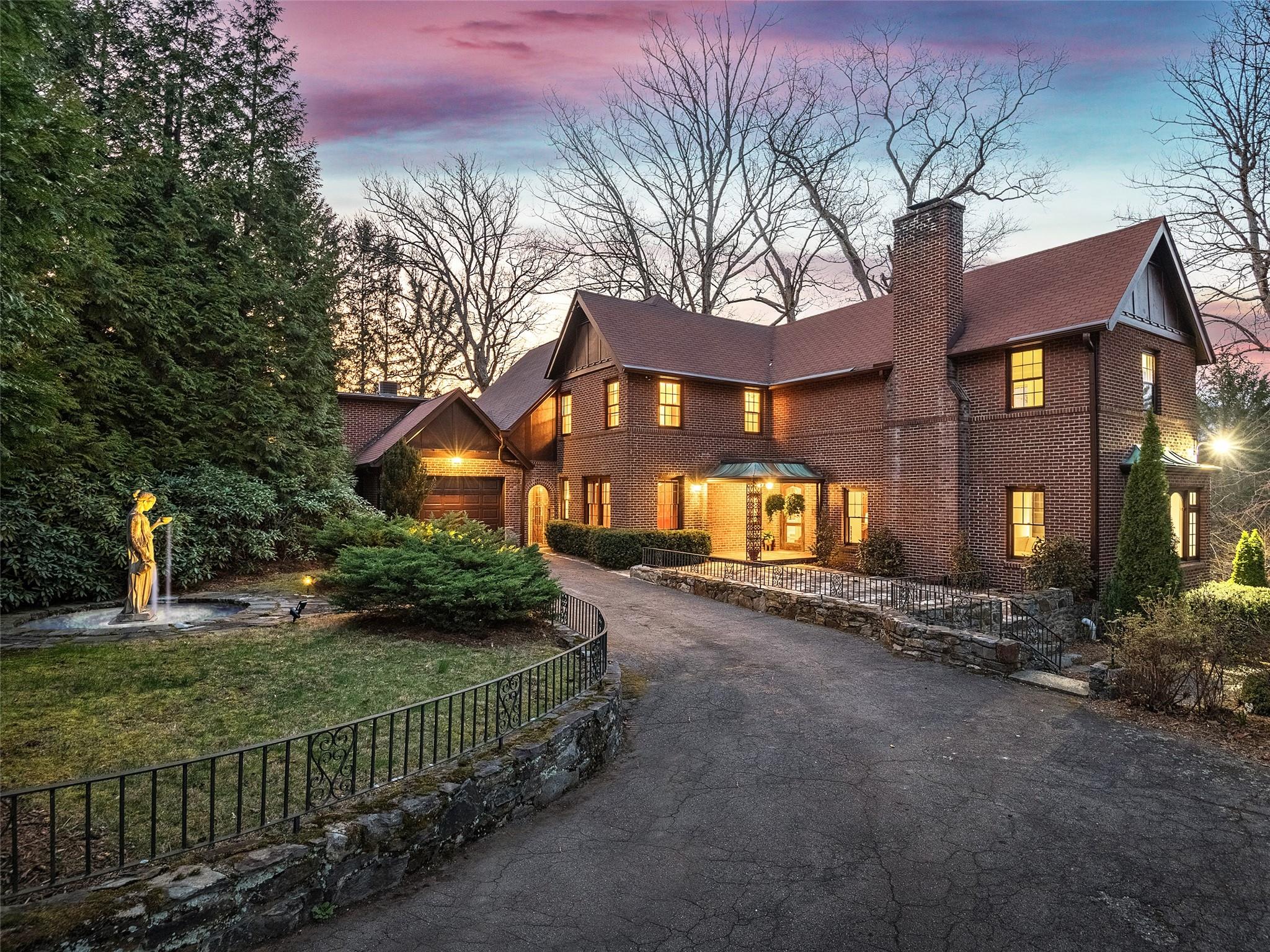 264 Lakeshore Drive Asheville NC 28804