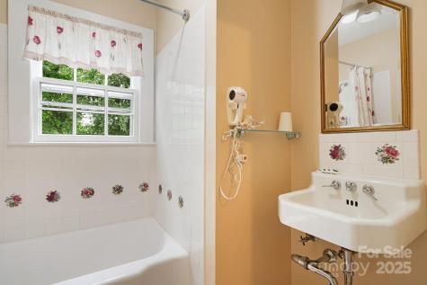 1186 Old Us 70 Highway Black Mountain NC 28711