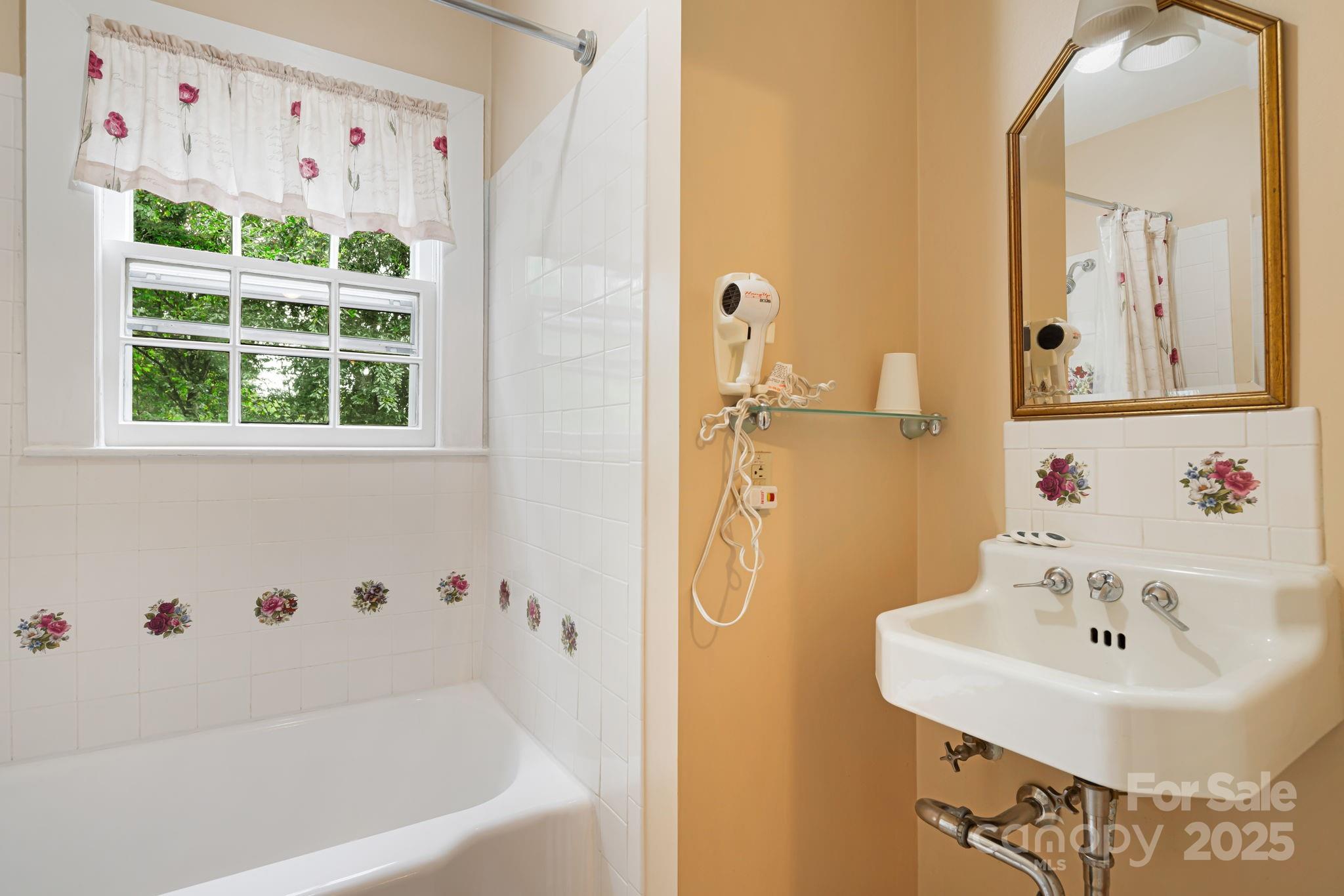 1186 Old Us 70 Highway Black Mountain NC 28711