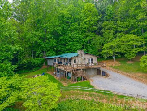 1413 Kitchens Branch Road Sylva NC 28779