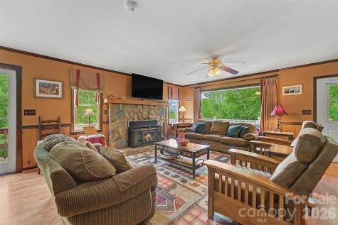 1413 Kitchens Branch Road Sylva NC 28779