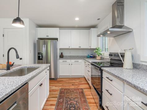 23 Leisure Mountain Road Asheville NC 28804